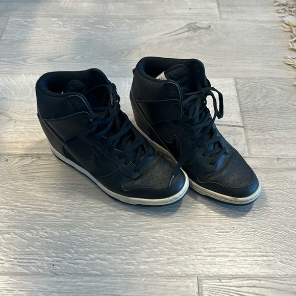 Nike black heeled high tops - Picture 1 of 2